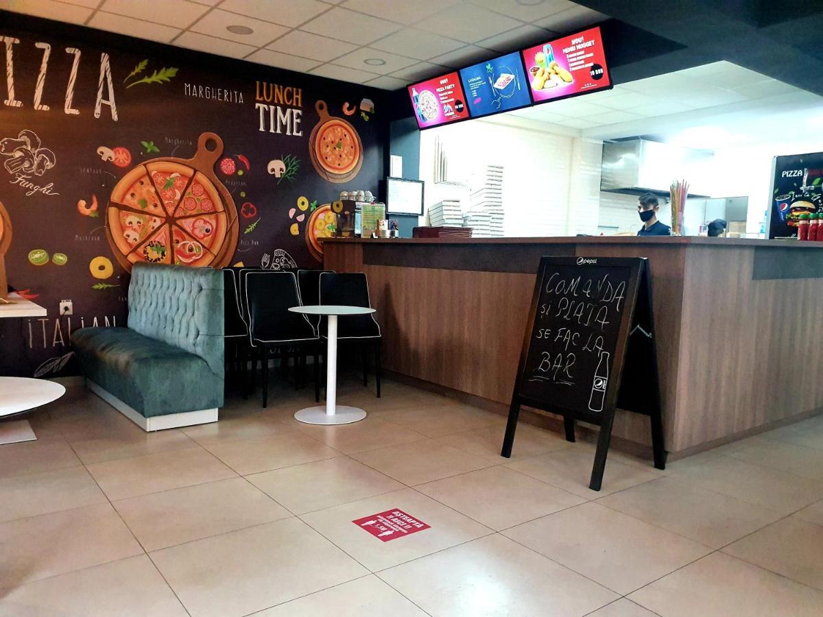 Art Boutique Central Targu Jiu Ngoại thất bức ảnh