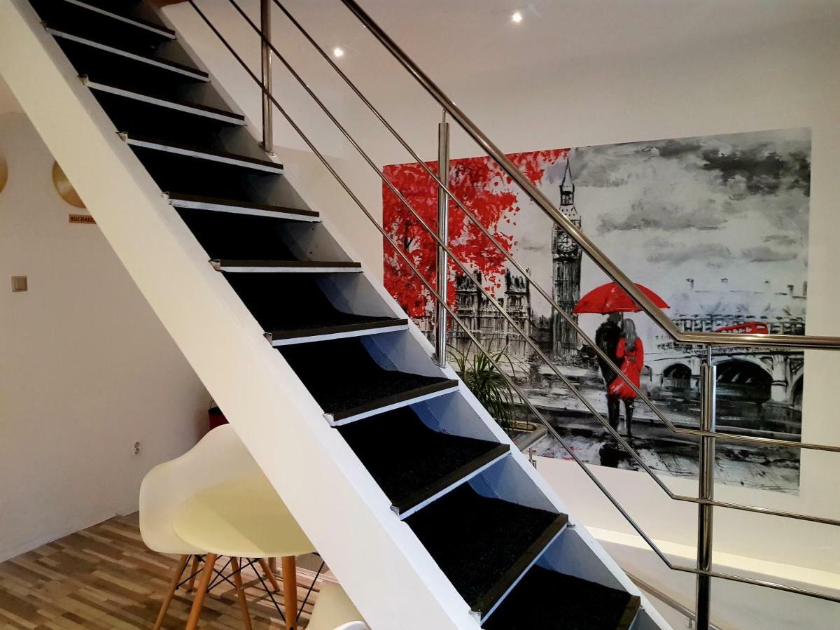 Art Boutique Central Targu Jiu Ngoại thất bức ảnh