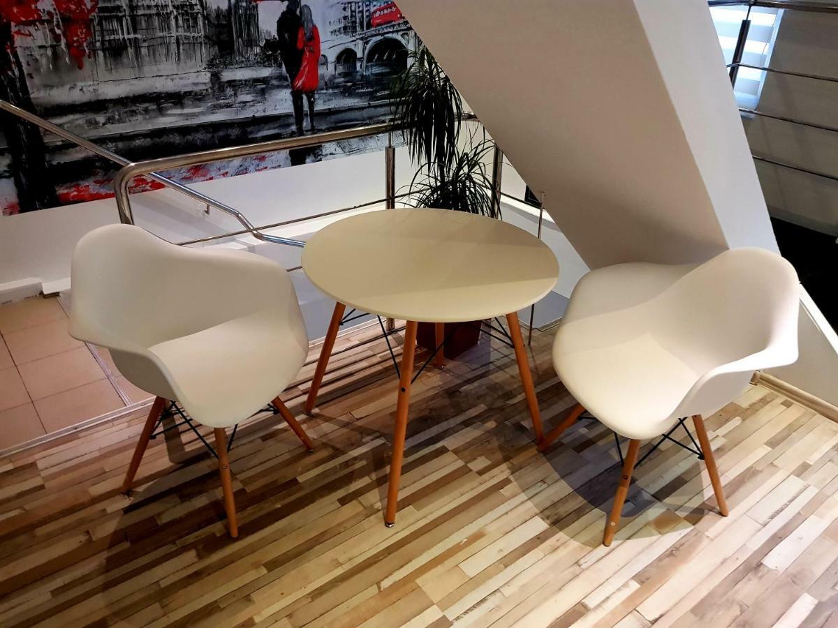 Art Boutique Central Targu Jiu Ngoại thất bức ảnh