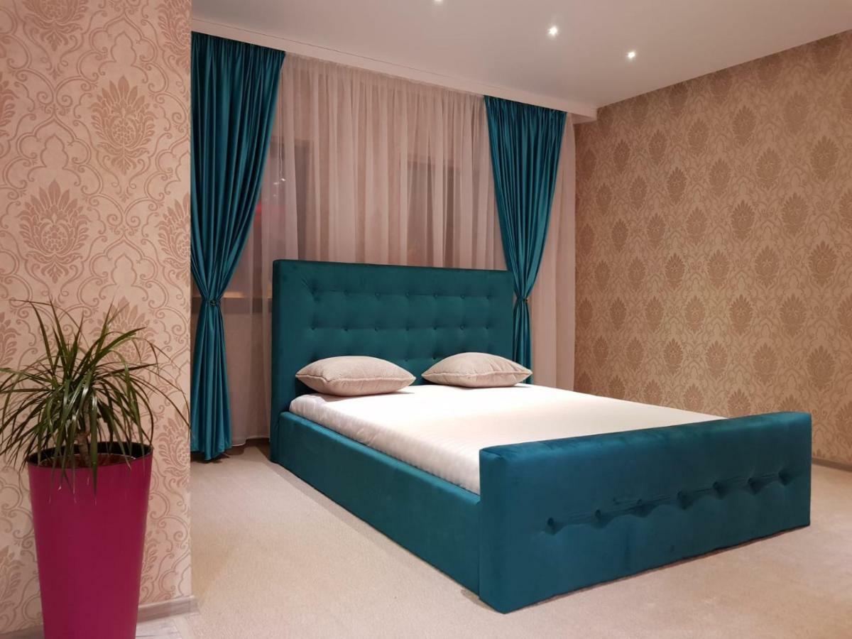 Art Boutique Central Targu Jiu Ngoại thất bức ảnh