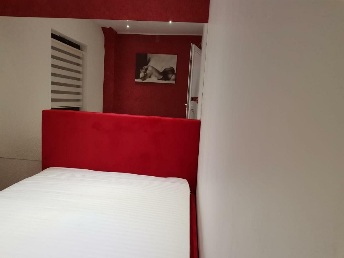 Art Boutique Central Targu Jiu Ngoại thất bức ảnh